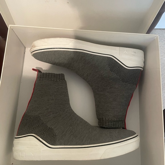 Size 12 Givenchy George V sock sneaker. - Picture 6 of 6